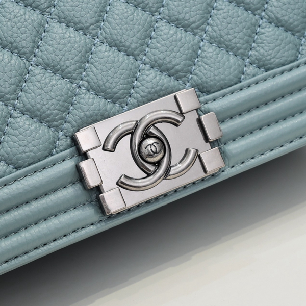 シャネルバッグ素材ディテール